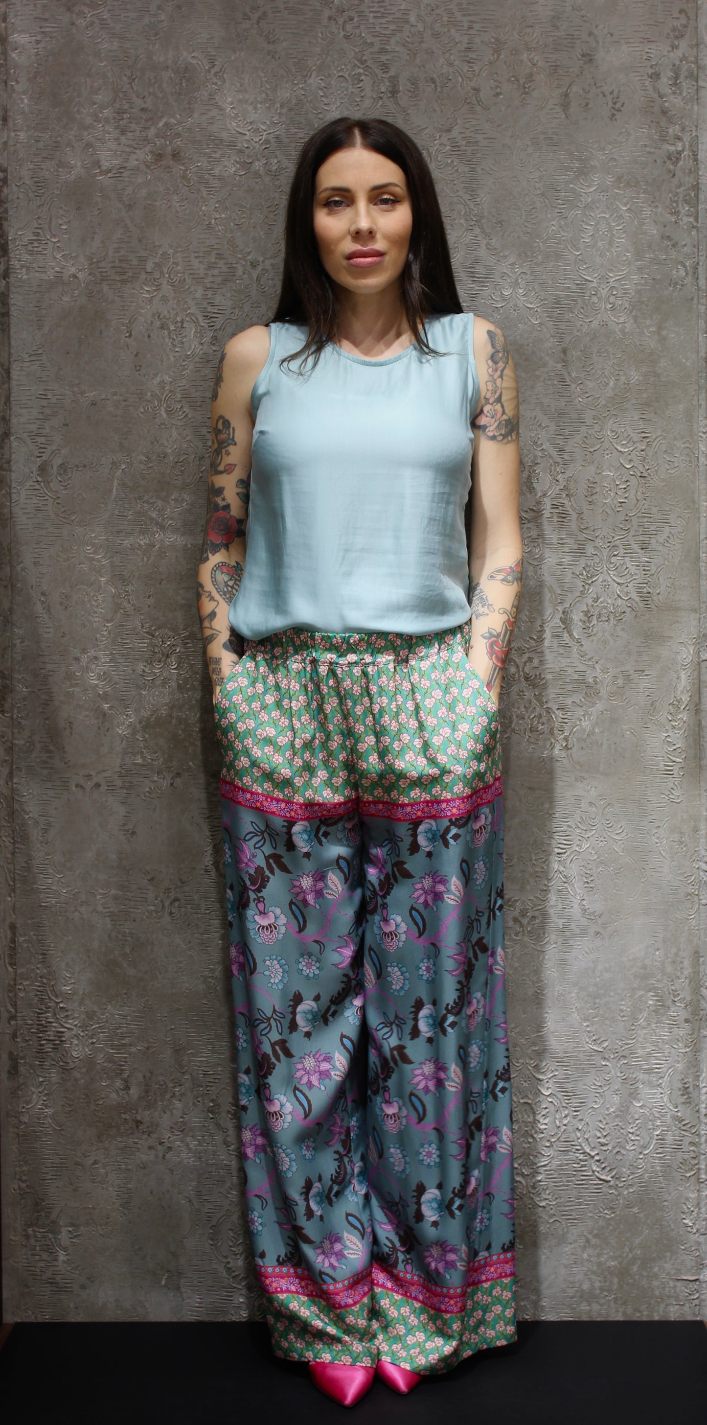 PANTALONE CON ELASTICO IN VITA